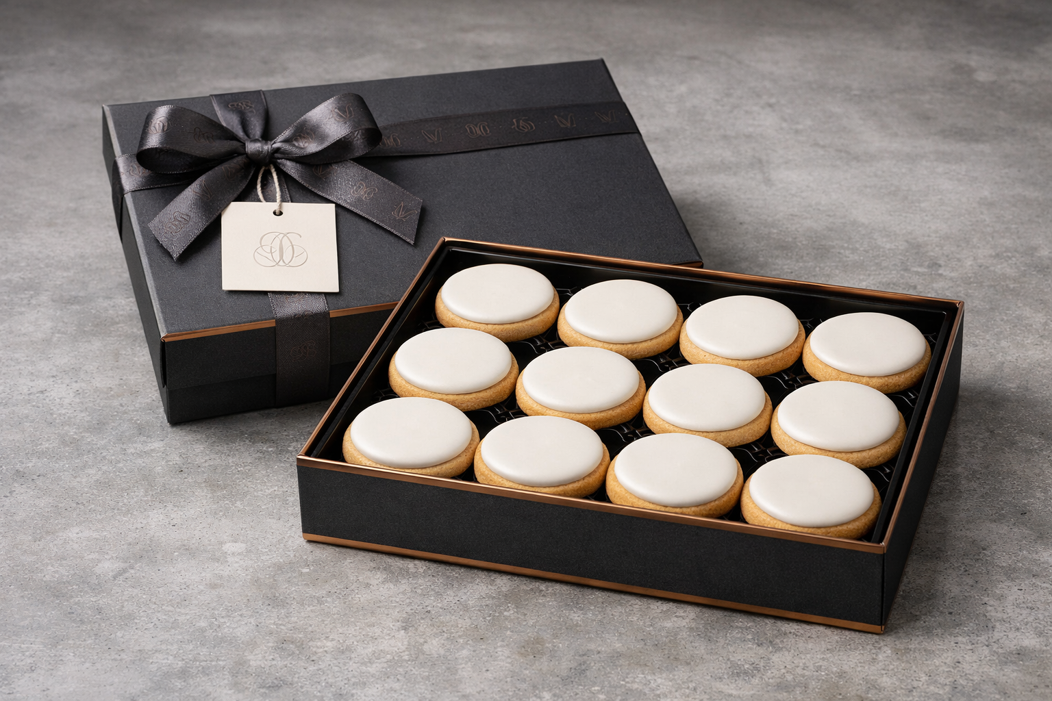 Kurumsal etiketli küçük kurabiye kutusu